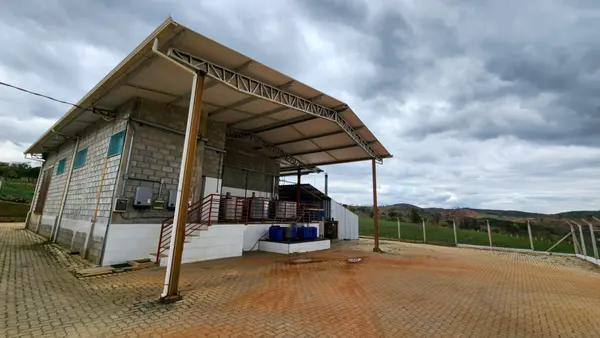 Governo de Minas enriquece merenda escolar com leite adquirido de pequenos produtores e cooperativas locais