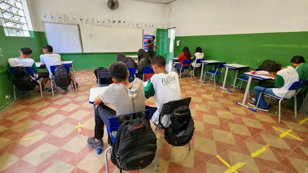 Governo de Minas enriquece merenda escolar com leite adquirido de pequenos produtores e cooperativas locais