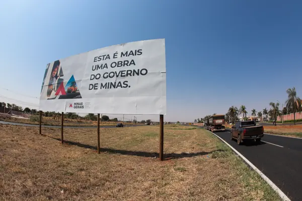Governo de Minas entrega obras de recuperação funcional das rodovias AMG-2595 e AMG-2510, em Uberaba