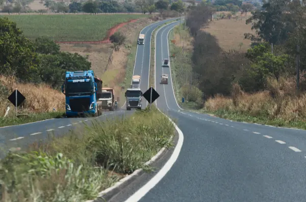 Governo de Minas entrega obras de recuperação funcional das rodovias AMG-2595 e AMG-2510, em Uberaba