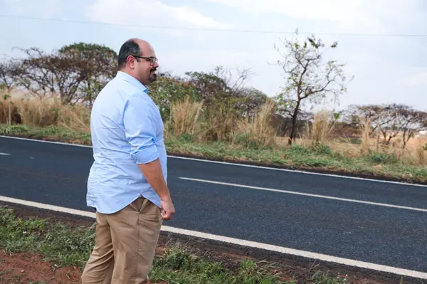 Governo de Minas entrega obras de recuperação funcional das rodovias AMG-2595 e AMG-2510, em Uberaba