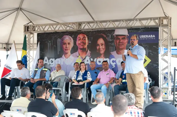 Governo de Minas entrega obras de recuperação funcional das rodovias AMG-2595 e AMG-2510, em Uberaba