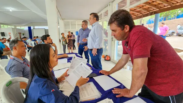 Governo de Minas entrega 198 títulos de propriedade rural no Norte do estado