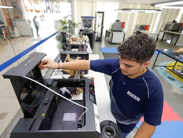 Governo cria painel de oportunidades para aproximar jovens do mercado de trabalho
