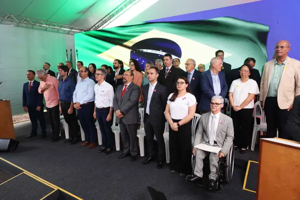 Em missão na Inglaterra, Governo de Minas destaca o turismo do estado em feira internacional do setor