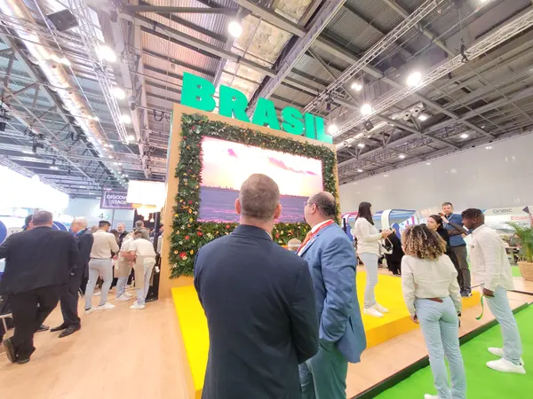 Em missão na Inglaterra, Governo de Minas destaca o turismo do estado em feira internacional do setor