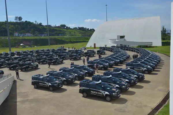 Governo de Minas entrega 190 novas viaturas à Polícia Civil