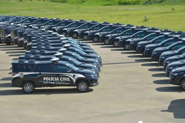 Governo de Minas entrega 190 novas viaturas à Polícia Civil