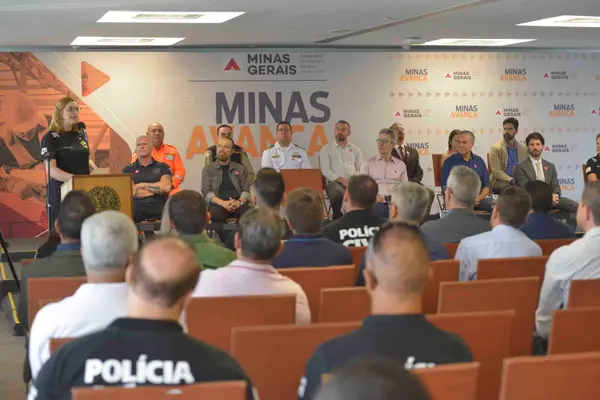 Governo de Minas entrega 190 novas viaturas à Polícia Civil