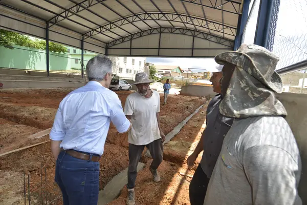 Governo de Minas vistoria obras na área da educação em Datas, no Vale do Jequitinhonha
