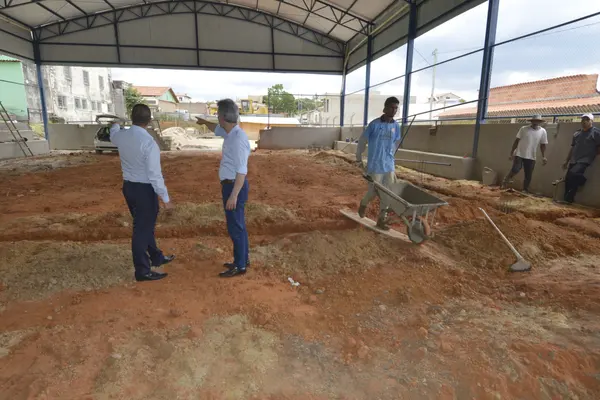 Governo de Minas vistoria obras na área da educação em Datas, no Vale do Jequitinhonha