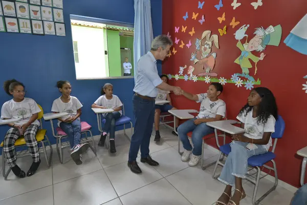 Governo de Minas vistoria obras na área da educação em Datas, no Vale do Jequitinhonha