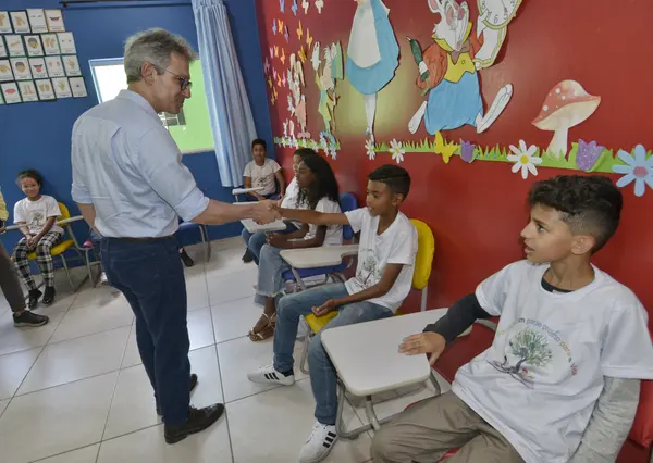 Governo de Minas vistoria obras na área da educação em Datas, no Vale do Jequitinhonha