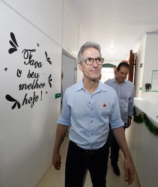 Governo de Minas acompanha desempenho do Trilhas de Futuro em escola do Serro 