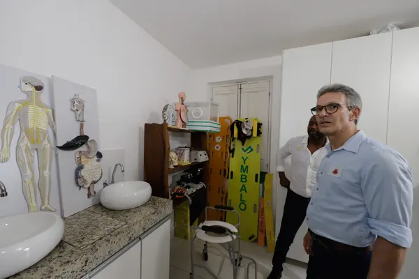Governo de Minas acompanha desempenho do Trilhas de Futuro em escola do Serro 