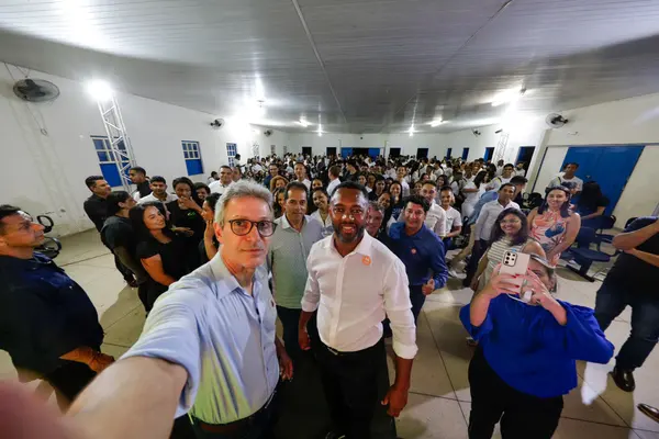Governo de Minas acompanha desempenho do Trilhas de Futuro em escola do Serro 