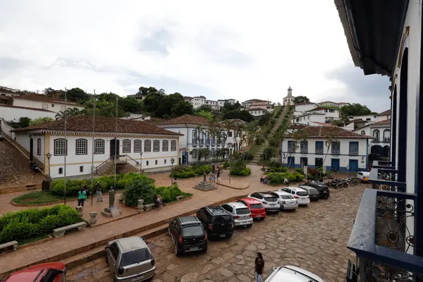 Governo de Minas acompanha desempenho do Trilhas de Futuro em escola do Serro 