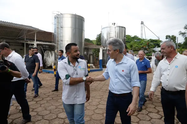 Governo de Minas acompanha desempenho do Trilhas de Futuro em escola do Serro 