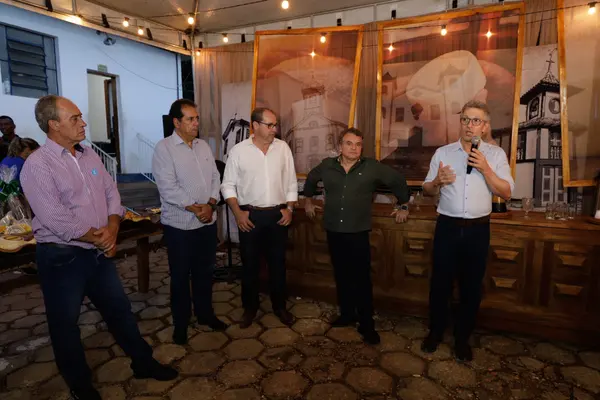Governo de Minas acompanha desempenho do Trilhas de Futuro em escola do Serro 