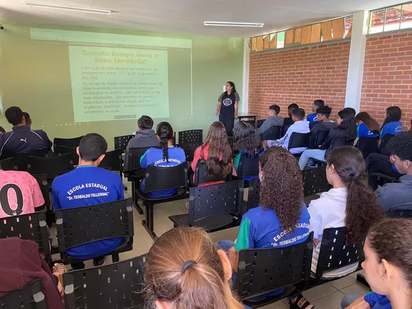 Rede estadual de ensino de Minas Gerais realiza ações de combate à dengue nas escolas