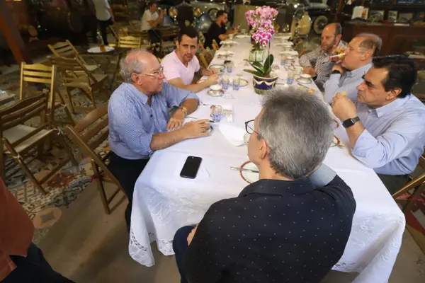 Governador conhece Museu de Veículos e Relógios Antigos em Carmo da Mata