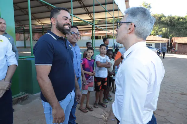 Governador vistoria obras em escola municipal que recebeu recursos do projeto Mãos Dadas para reforma e ampliação