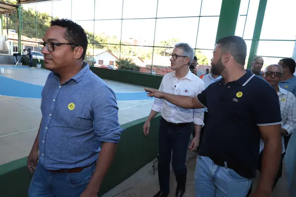 Governador vistoria obras em escola municipal que recebeu recursos do projeto Mãos Dadas para reforma e ampliação