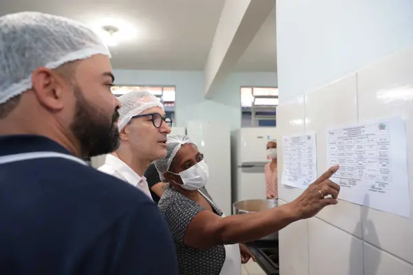 Governador vistoria obras em escola municipal que recebeu recursos do projeto Mãos Dadas para reforma e ampliação