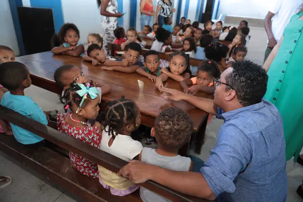 Governador vistoria obras em escola municipal que recebeu recursos do projeto Mãos Dadas para reforma e ampliação