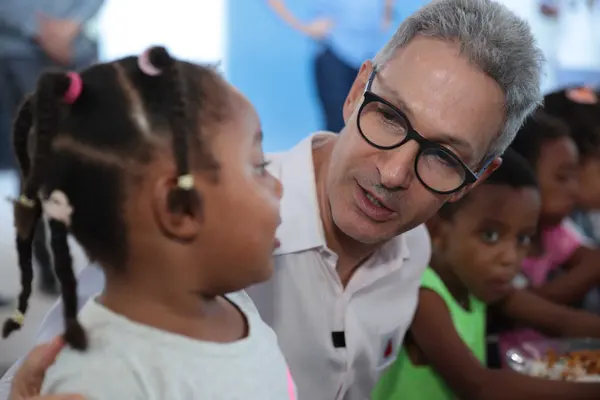 Governador vistoria obras em escola municipal que recebeu recursos do projeto Mãos Dadas para reforma e ampliação