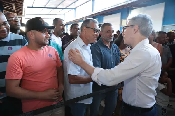 Governador vistoria obras em escola municipal que recebeu recursos do projeto Mãos Dadas para reforma e ampliação