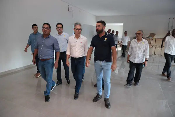 Governador vistoria obras em escola municipal que recebeu recursos do projeto Mãos Dadas para reforma e ampliação