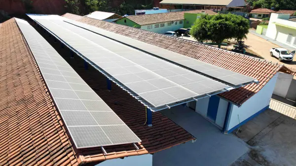 Governador vistoria obras em escola municipal que recebeu recursos do projeto Mãos Dadas para reforma e ampliação