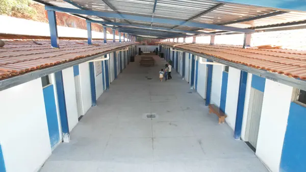 Governador vistoria obras em escola municipal que recebeu recursos do projeto Mãos Dadas para reforma e ampliação