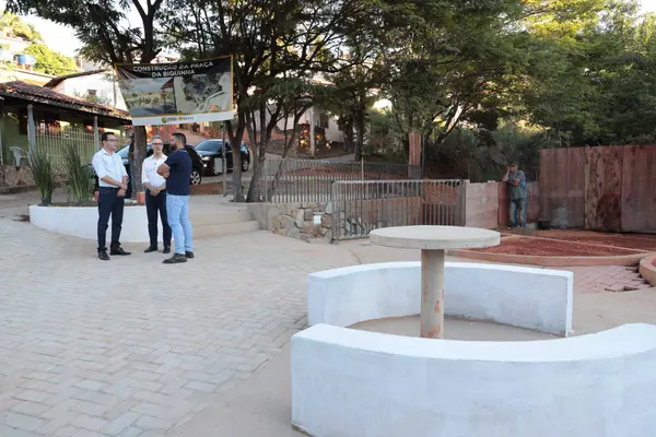 Governador vistoria obras em escola municipal que recebeu recursos do projeto Mãos Dadas para reforma e ampliação