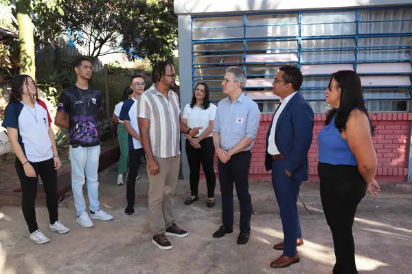 Governo de Minas anuncia Passaporte Mineiro do Conhecimento, que expande projeto de intercâmbio para alunos de toda a rede estadual