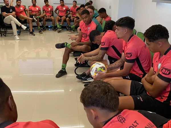 Fale Agora nos estádios: Governo de Minas qualifica times de futebol no combate à violência contra mulher