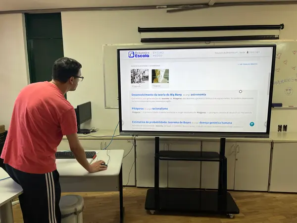 Professores e estudantes da rede estadual de Minas ganham acesso a um dos mais completos conteúdos digitais do mundo