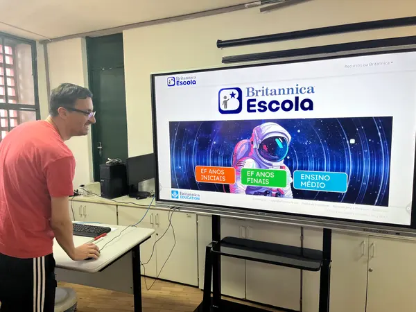 Professores e estudantes da rede estadual de Minas ganham acesso a um dos mais completos conteúdos digitais do mundo
