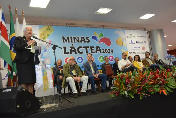 Vice-governador destaca importância da ciência e tecnologia no agro na abertura do Minas Láctea 2024