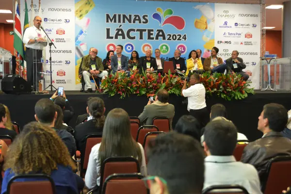 Vice-governador destaca importância da ciência e tecnologia no agro na abertura do Minas Láctea 2024