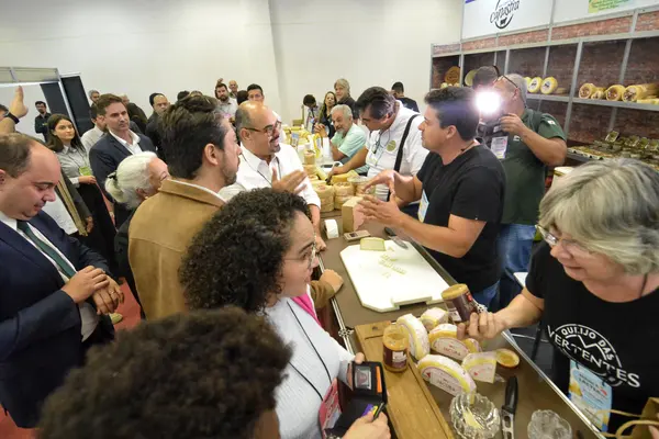 Vice-governador destaca importância da ciência e tecnologia no agro na abertura do Minas Láctea 2024