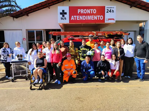 Bombeiros fazem simulações e capacitam equipes de hospitais sobre como agir em casos de possíveis incêndios