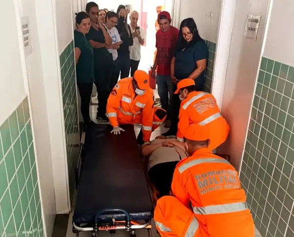 Bombeiros fazem simulações e capacitam equipes de hospitais sobre como agir em casos de possíveis incêndios