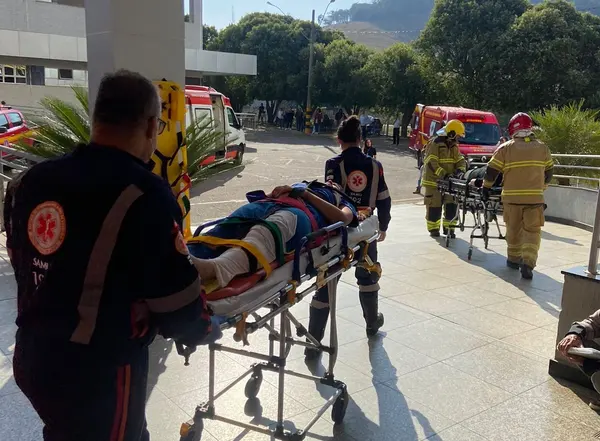 Bombeiros fazem simulações e capacitam equipes de hospitais sobre como agir em casos de possíveis incêndios