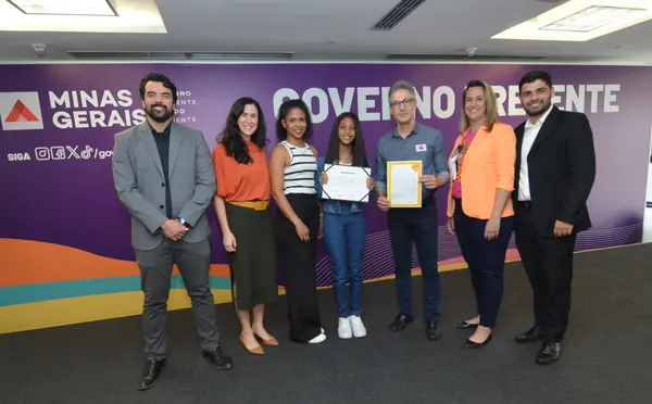 Vencedores do concurso de redação do Maio Amarelo, promovido pelo Governo de Minas, fazem visita cultural a Belo Horizonte