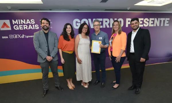 Vencedores do concurso de redação do Maio Amarelo, promovido pelo Governo de Minas, fazem visita cultural a Belo Horizonte