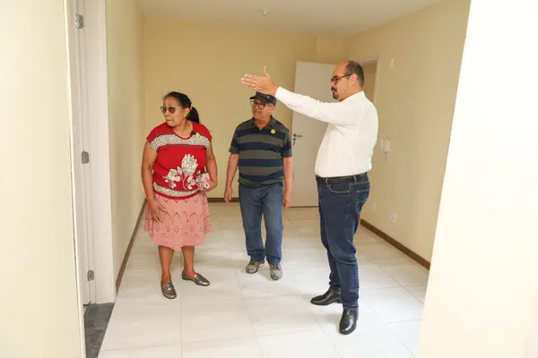 Governo de Minas entrega 80 apartamentos para famílias que moravam em áreas de inundação