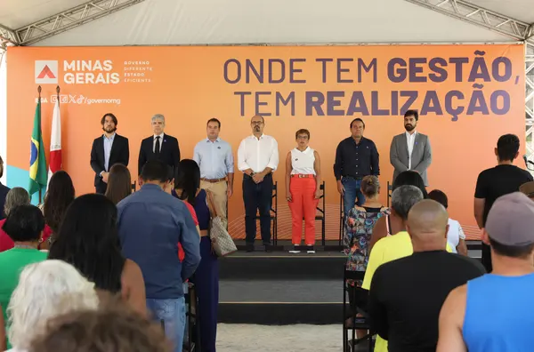 Governo de Minas entrega 80 apartamentos para famílias que moravam em áreas de inundação