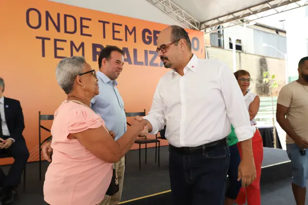 Governo de Minas entrega 80 apartamentos para famílias que moravam em áreas de inundação
